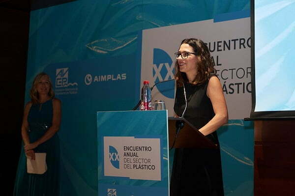 vicepresidenta Aitana Mas clausura encuentro anual del plástico