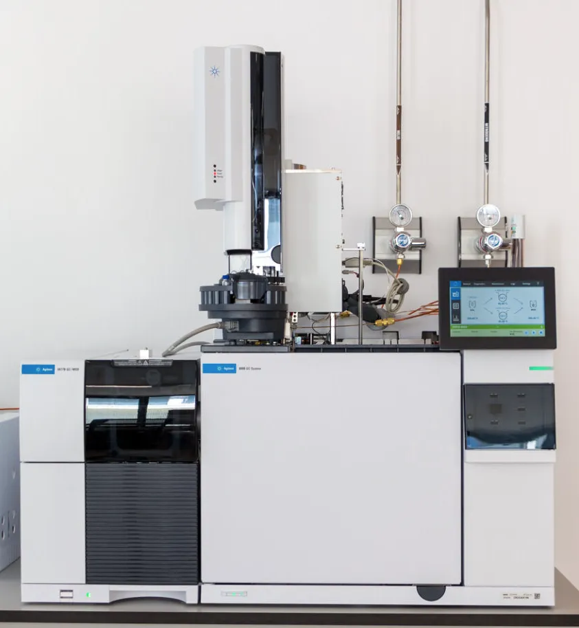 - Cromatografía de gases acoplada a espectrometría de masas con pirolizador 