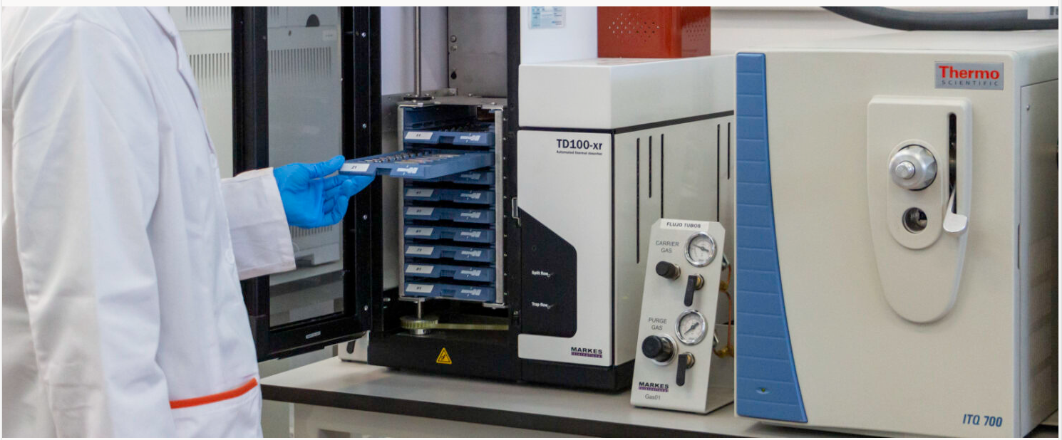 Cromatografía de gases acoplada a espectrometría de masas con termodesorción